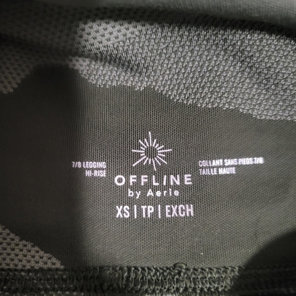 Offline by Aerie camo print High rise leggings size xs - Picture 2 of 9